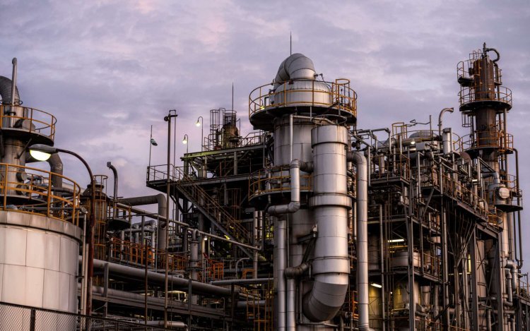 Dangote Drops Ex-Depot Petrol Price To ₦820 Per Litre